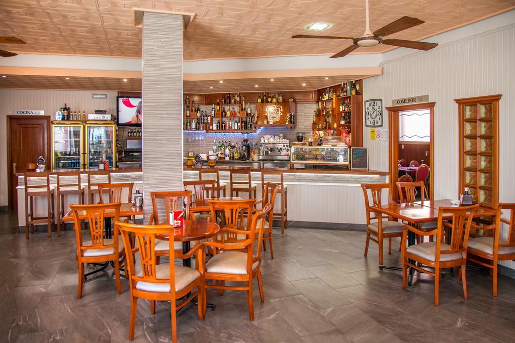 Pension Restaurante Cantabrico Cariño Екстериор снимка
